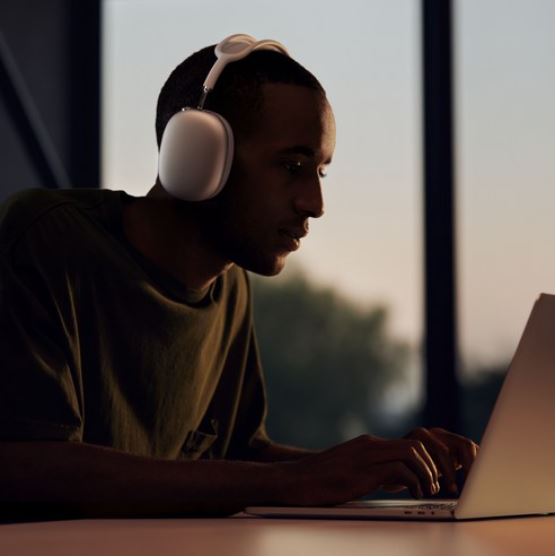 Apple AirPods Max Bluetooth Headset